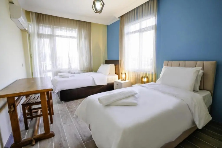 Central and Comfy Flat With Balcony in Muratpasa