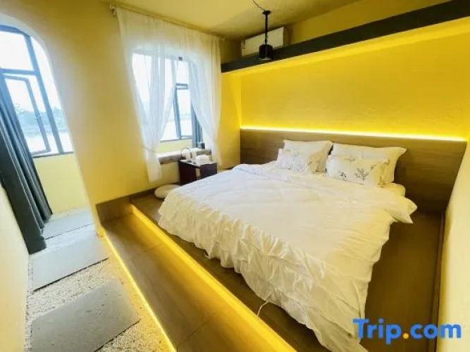 2 Bedrooms Royal Suite with river view