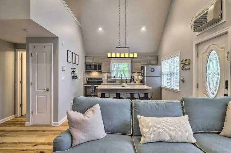 Near Lakes & Resorts: Pet-friendly Long Pond Abode