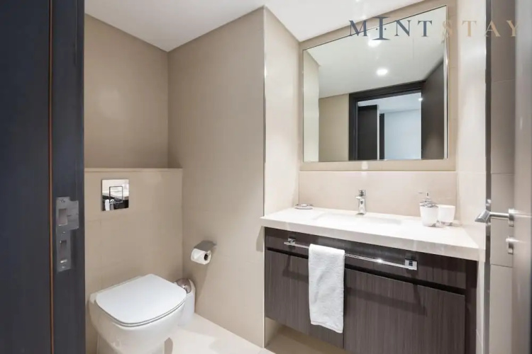 Premium 2BR Downtown Apt w Dubai Mall Access