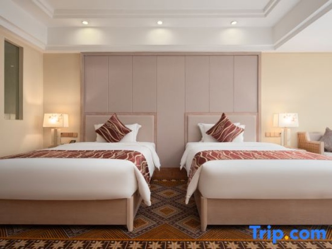 Standard Twin room with view