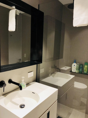 Level 8 Marvelous Apartment with pool access