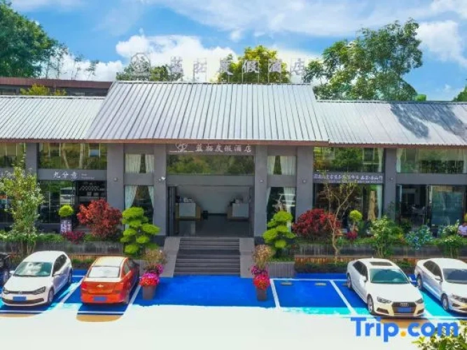 Lantuo Resort