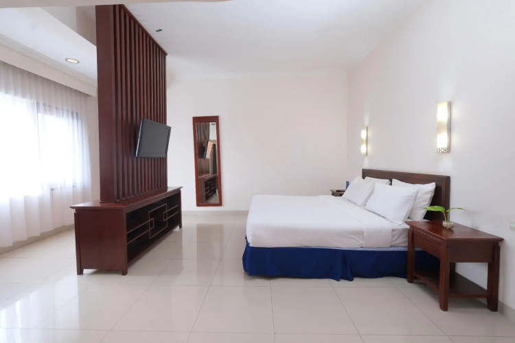 Grand Orchid Hotel