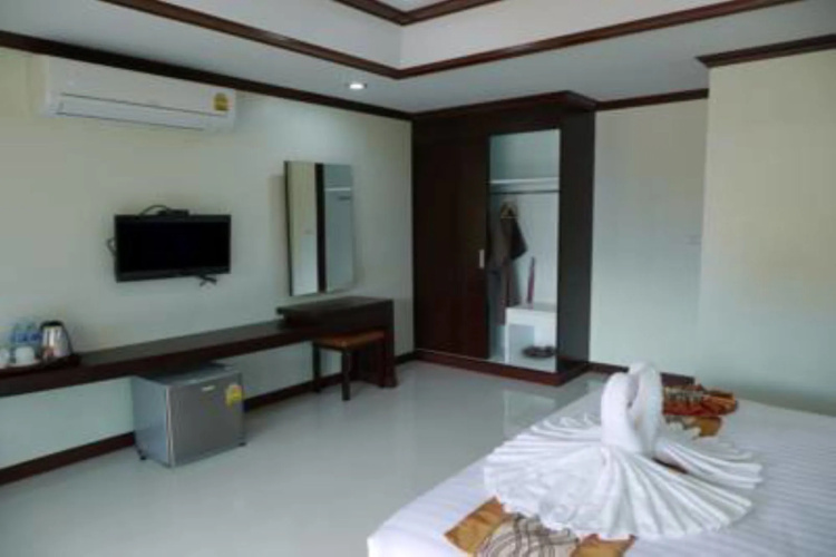 Palm Kiri Resort