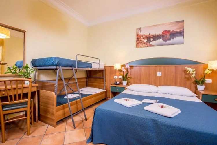 Standard Quadruple room