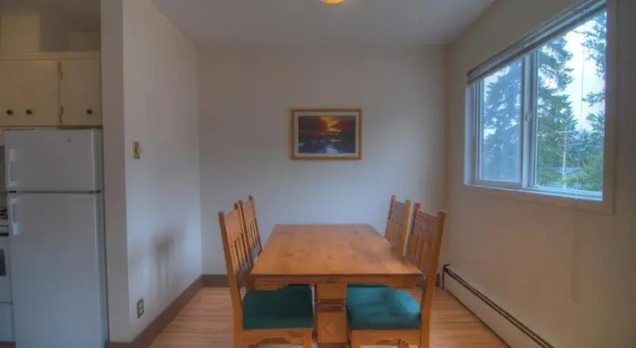 Rundle Manor Apartment Hotel