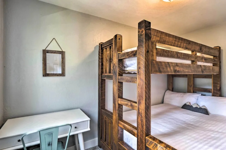 Sauna, Deck & Fire Pit: Breckenridge Townhouse!
