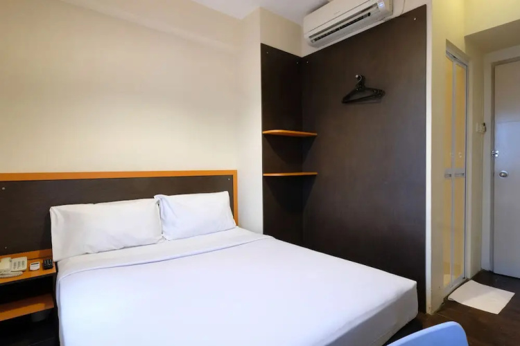 Nicoll Hotel