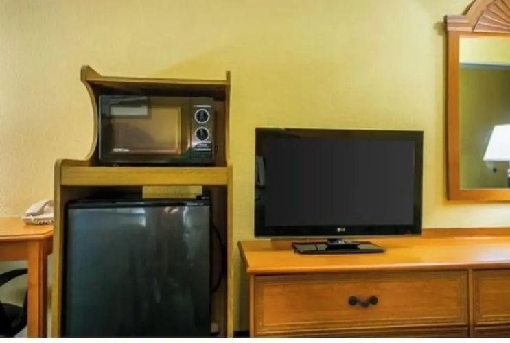 Franklin Inn & Suites