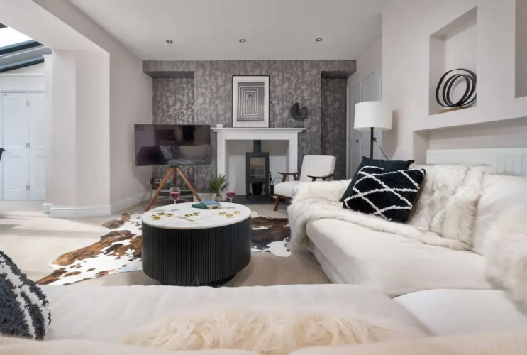 Rosemount X3 Bed Townehouse With Hot Tub