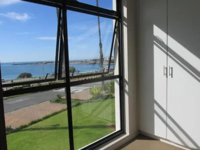 Point Village Accommodation - Santos 7