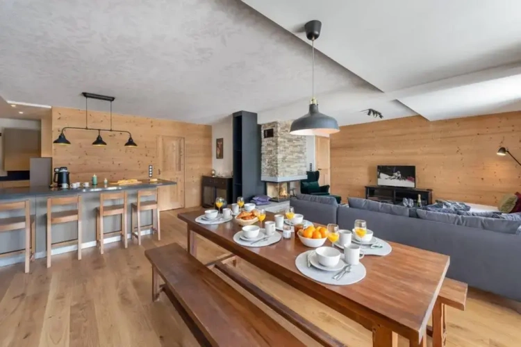 3 Bedrooms Apartment