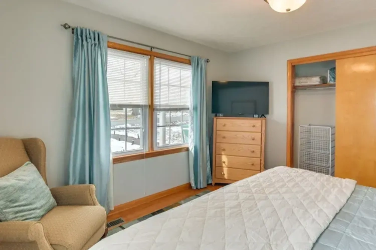 4 Bedrooms Cottage