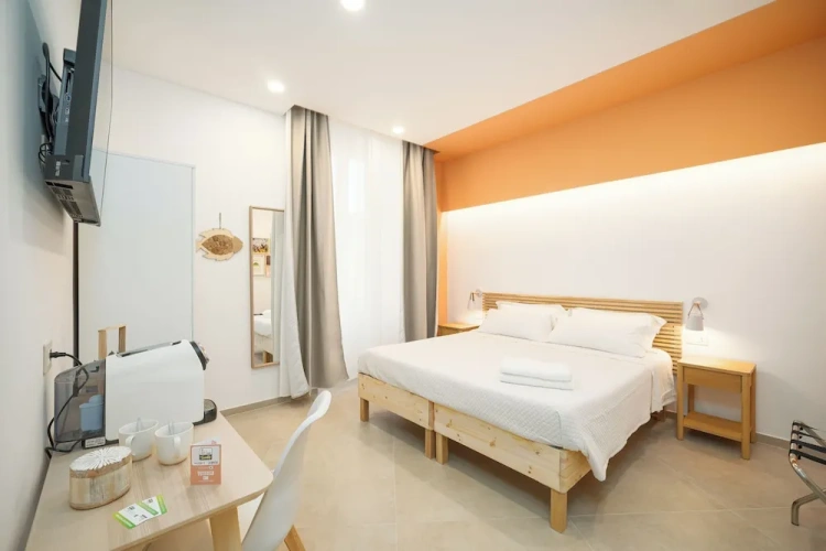 Deluxe Double room with city view