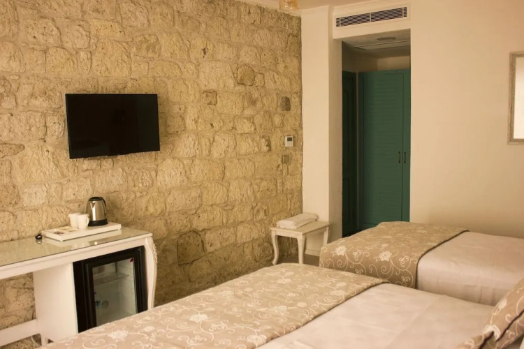 Avlu Alacati Butik Otel