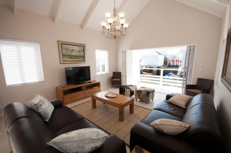 3 Bedrooms Cottage