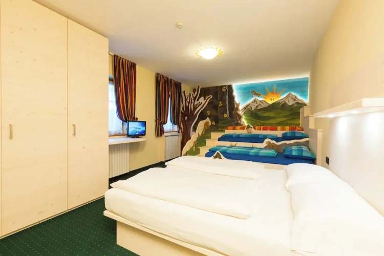 Standard Quadruple room