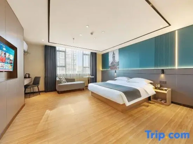 Standard Double room with city view
