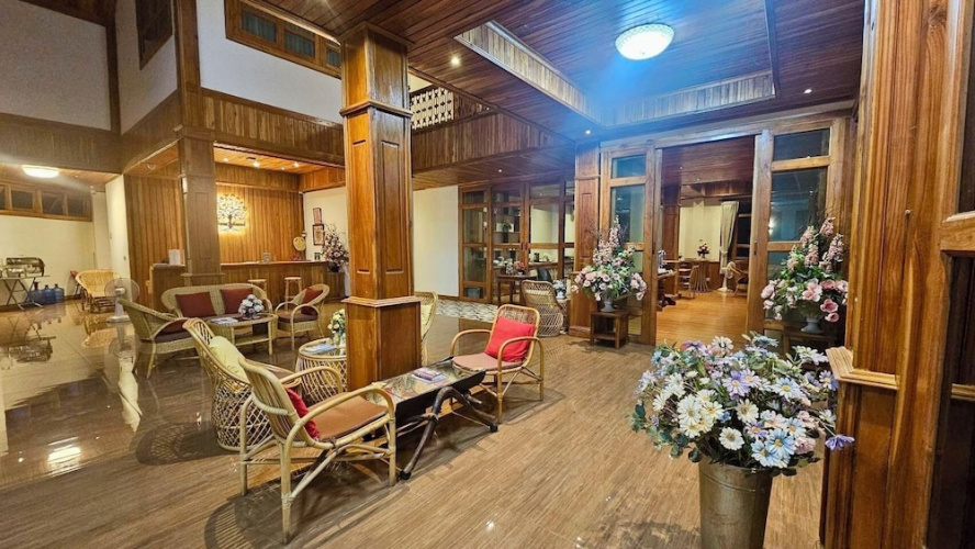 Kum-Chan House Hotel