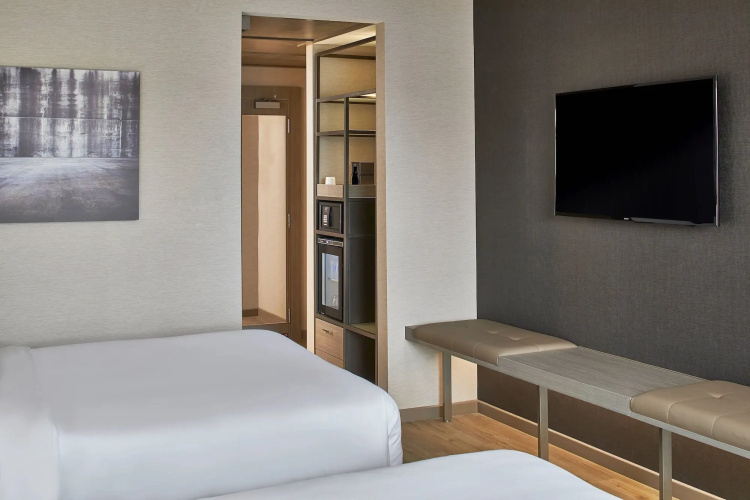 AC Hotel by Marriott Cleveland Beachwood