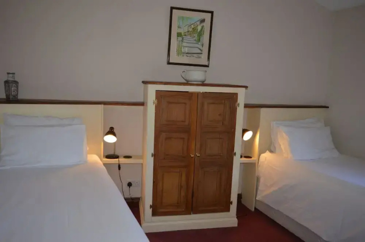 The Ilchester Arms