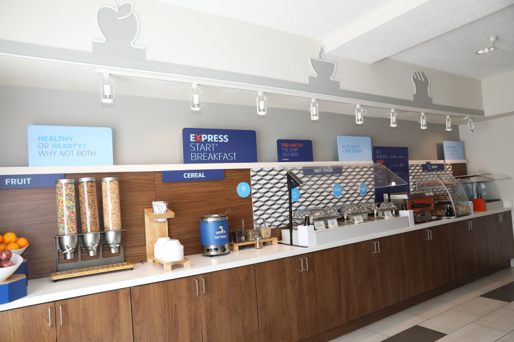Holiday Inn Express And Suites Albuquerque Airport photo 9