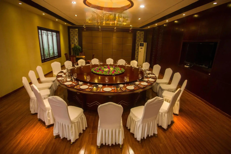 Golmud Hotel