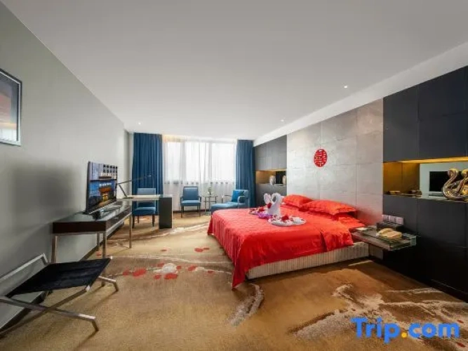 Deluxe Suite