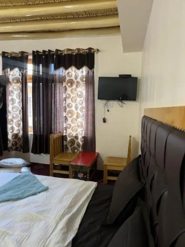 Skyland Guest House
