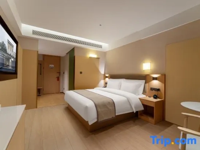 Standard Double room with courtyard view