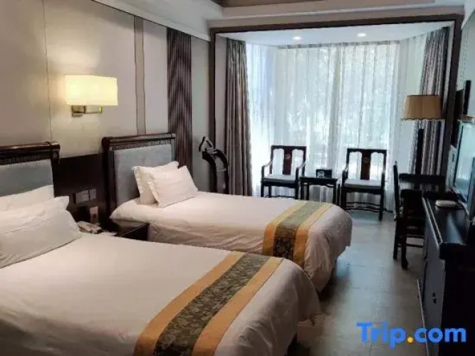 Quadruple Family Suite