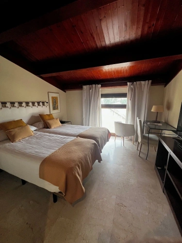 Economy room