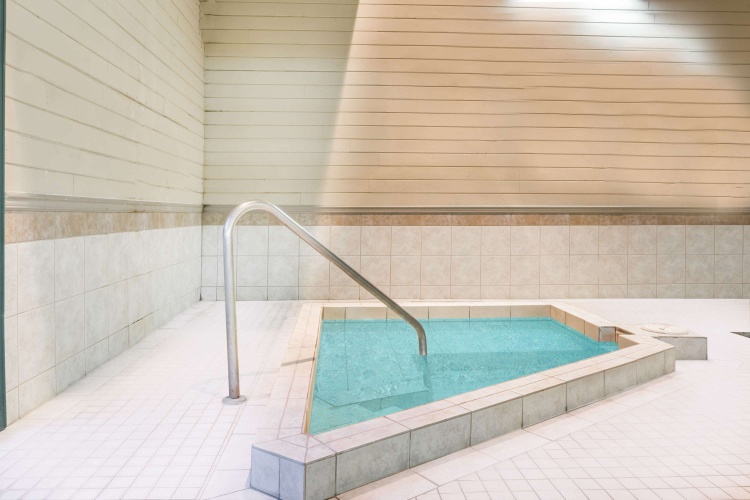 Ramada By Wyndham Quesnel photo 13