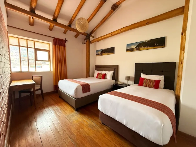 Standard Twin room with balcony