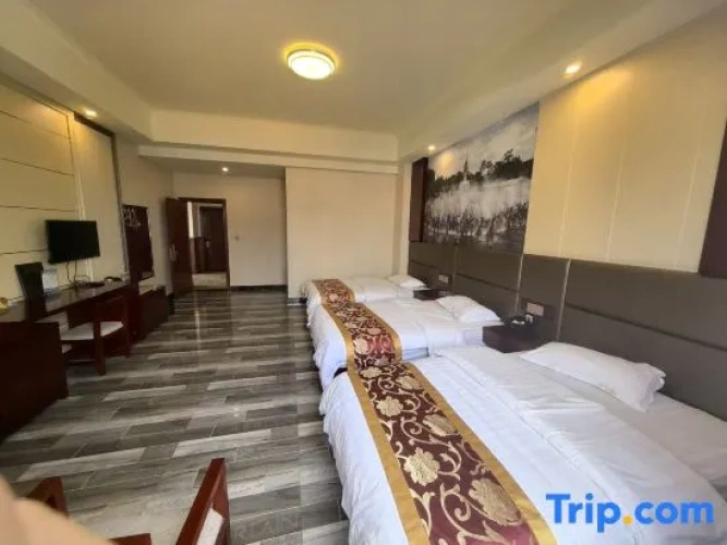 Standard Triple Family room