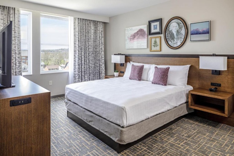 Deluxe Double Suite
