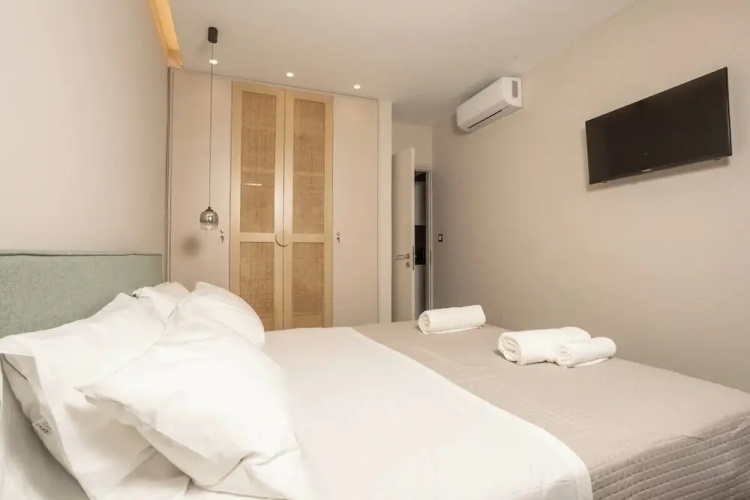 Demmi Central 2BR Designer Apt