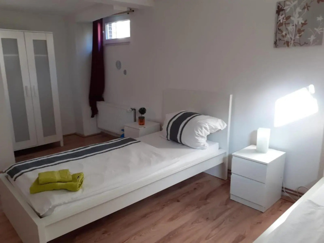 Souterrain Apartment Laatzen