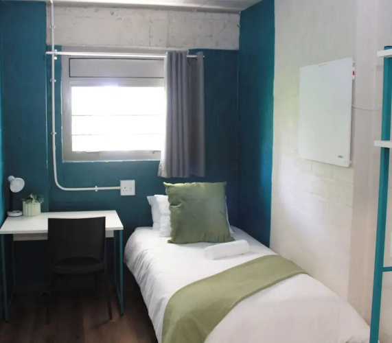 Stay at Cape Station
