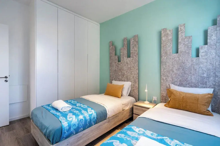 Beachcomber 2-BR Apartment in Larnaca