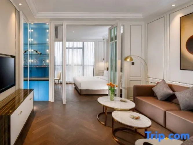 Standard Double room with city view