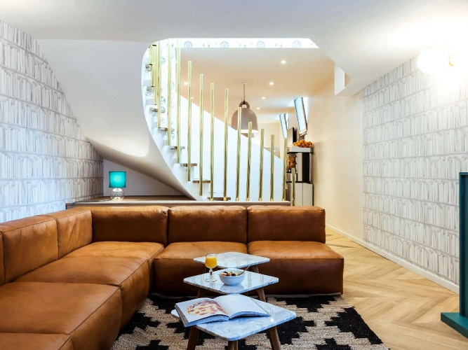 Standard Quadruple Suite