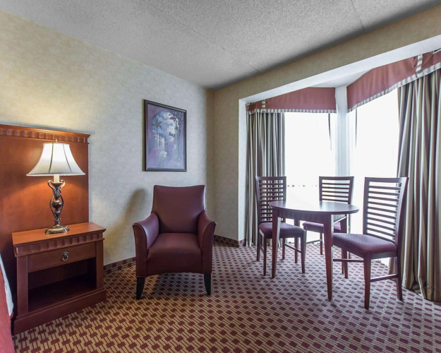 Quality Inn & Suites Bay Front