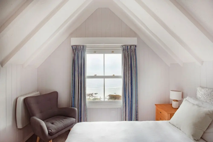 Standard Double room with bay view