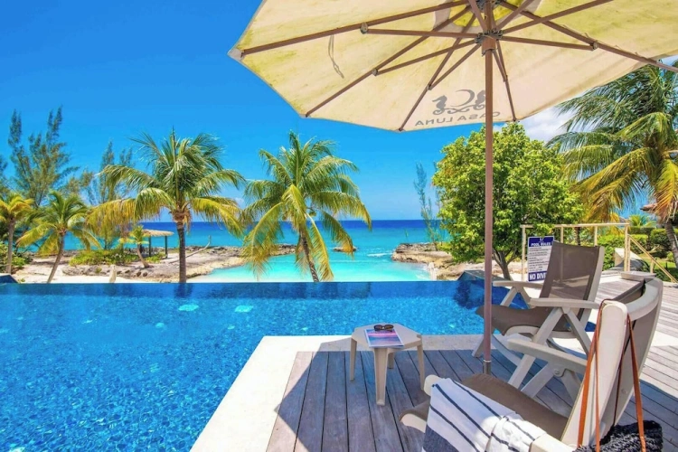 4 Bedrooms Studio with balcony