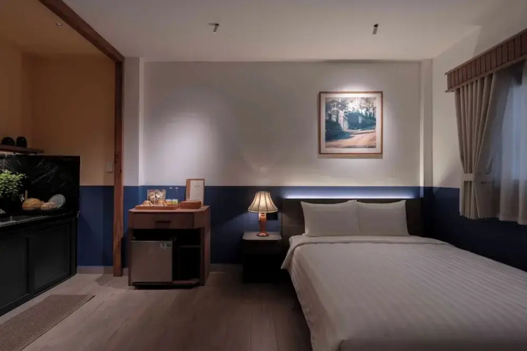 The Lamp Boutique House
