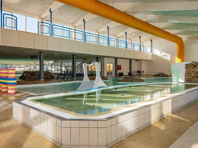 8 Person Holiday Home on a Holiday Park