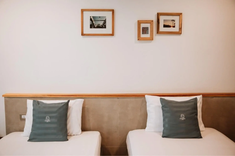 Standard Twin room with balcony