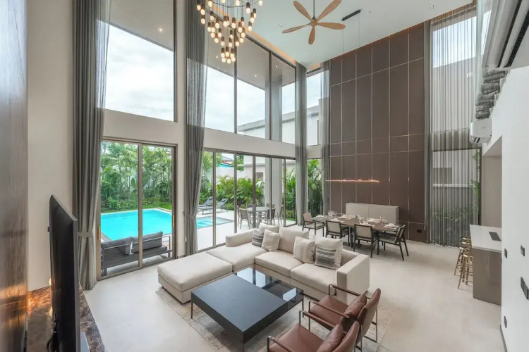 4BR Pool Villa Near Beach V200